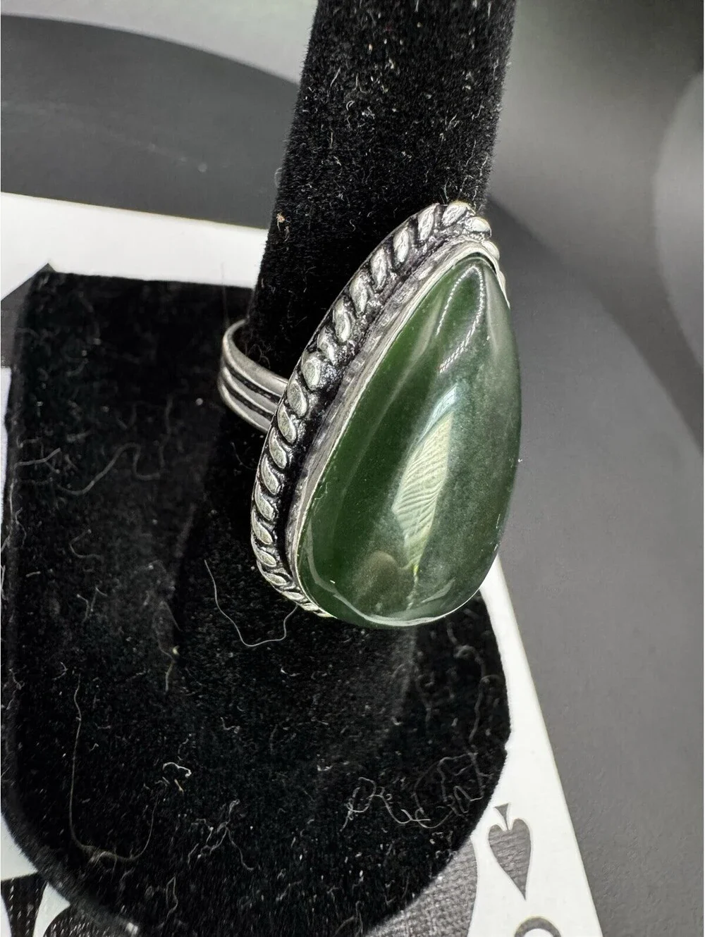 Vintage Style Teardrop Green Stone Ring Silver Tone Rope Border Boho Size 5